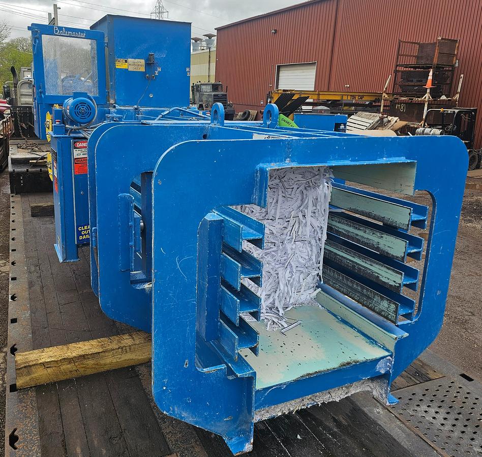 Used 2005 Balemaster 4030-G Horizontal Auto-Tie Baler, 30 HP, 27"x32" Feed, 400 Series