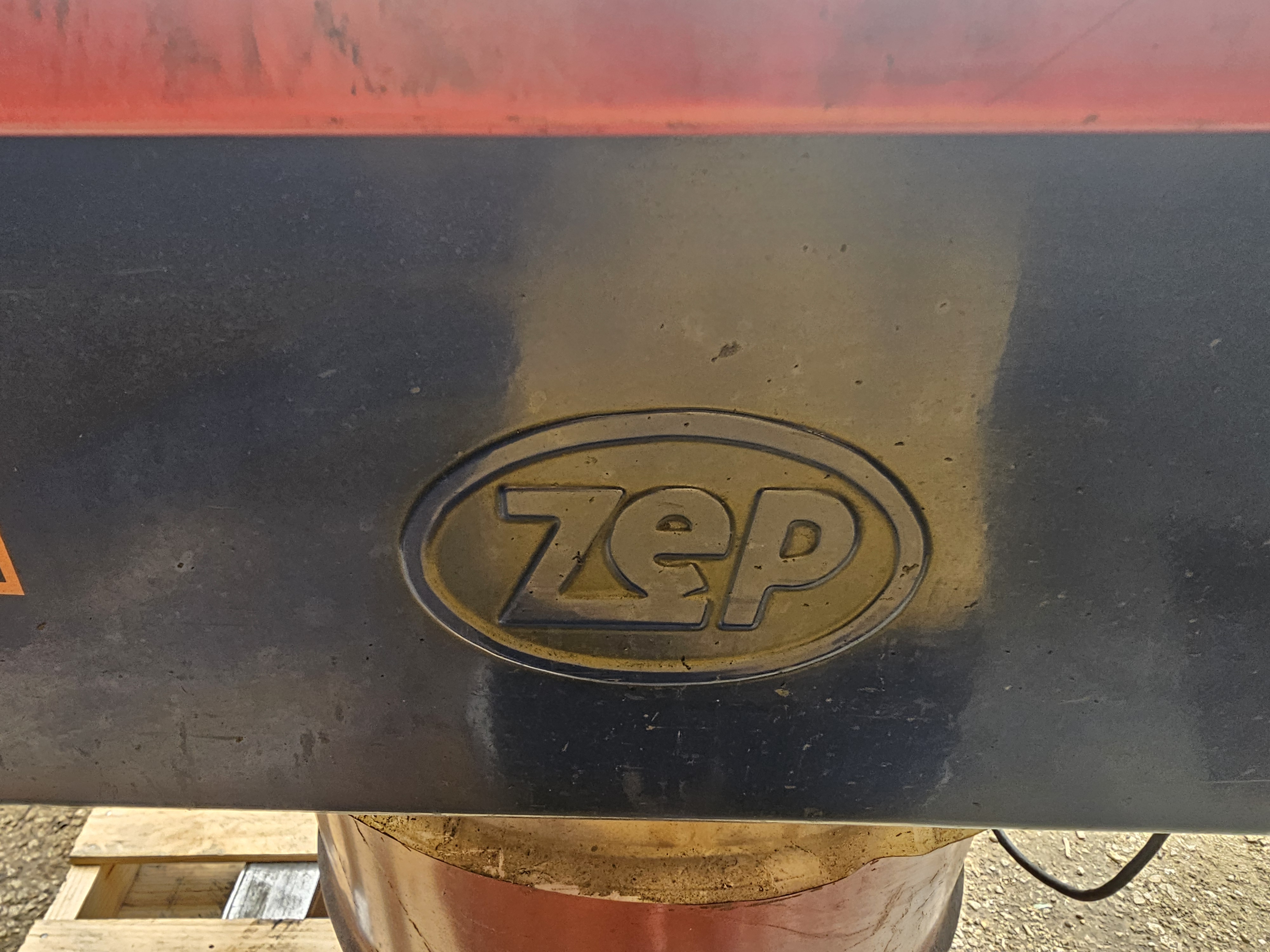 Used Zep Dyna-Clean Industrial Solvent Parts Washer, Split-Lid, 30 Gal Drum, 115V