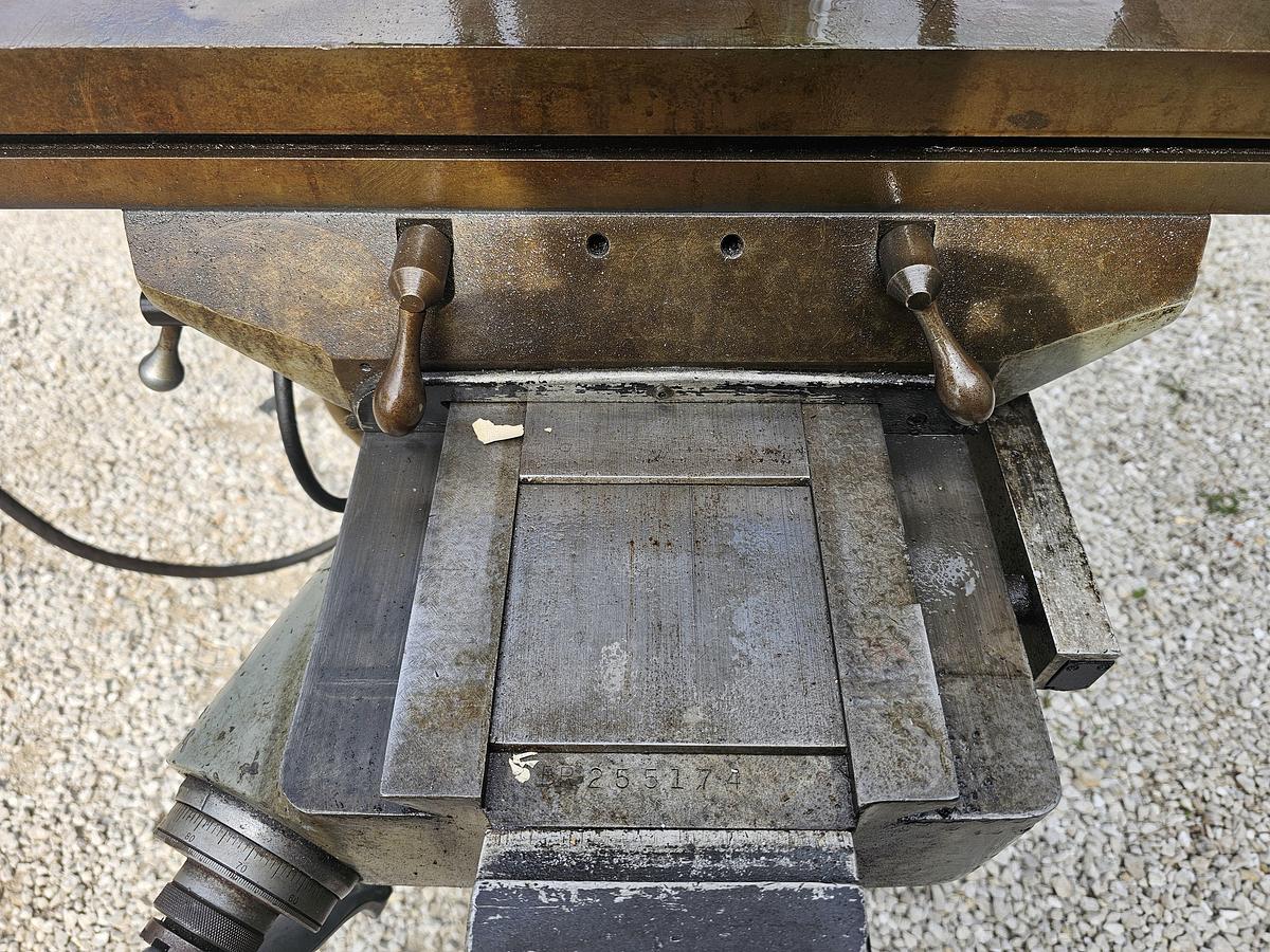 Used 2-Axis Bridgeport CNC Knee Mill Series I SWI Trak A.G.E. 2 Control Power Drawbar