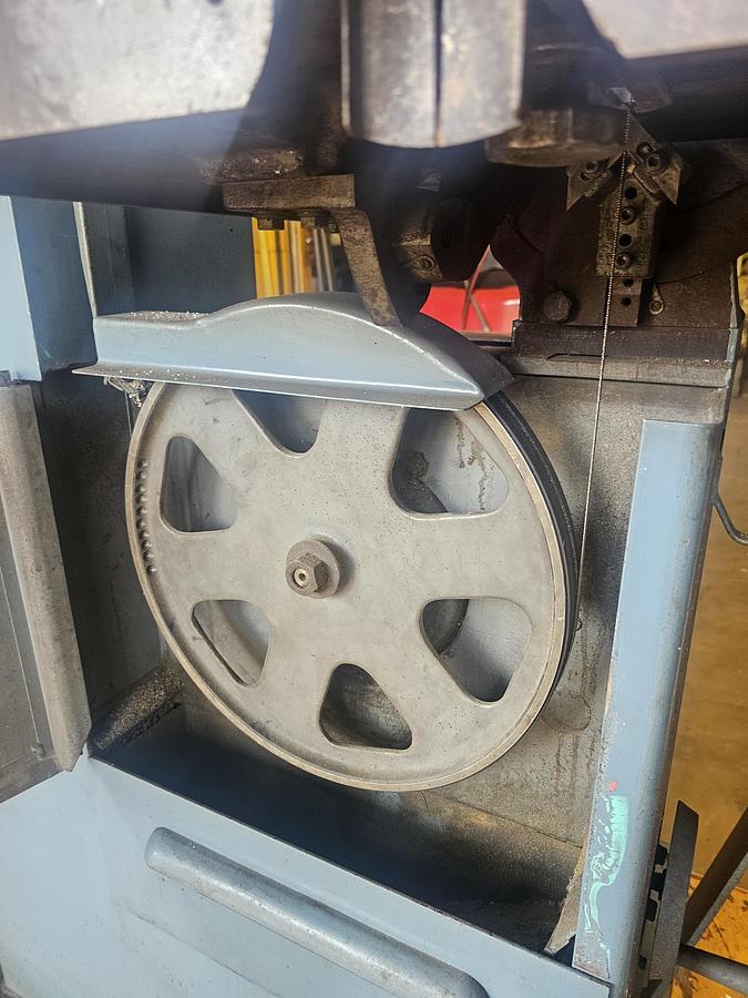 Used Doall 1612-1 Contourmatic 16" Vertical Bandsaw & DBW-15 Blade Welder, 24" x 24" Table 