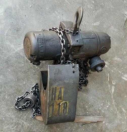 Used 1/4 Ton Gardner Denver Air Hoist Size #: 86P-105BL