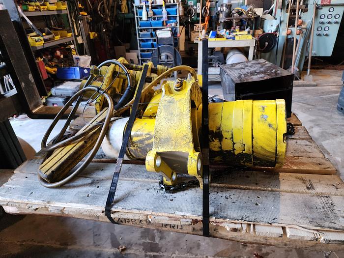 Used 3 Kg Free Standing Top Running Overhead Crane Runway System Capacity: 3 Kg / 6,614 lbs.