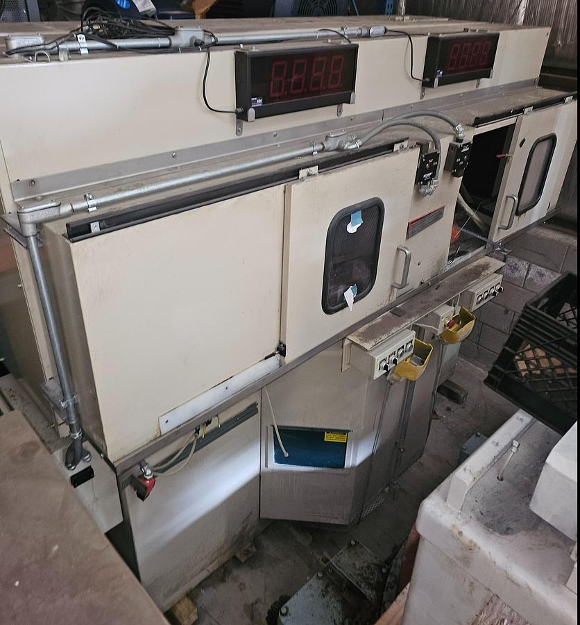 Used 48" Programmable Almco 2SF-48DRA Vibratory Deburring Tub 2x Spindles & Enclosure