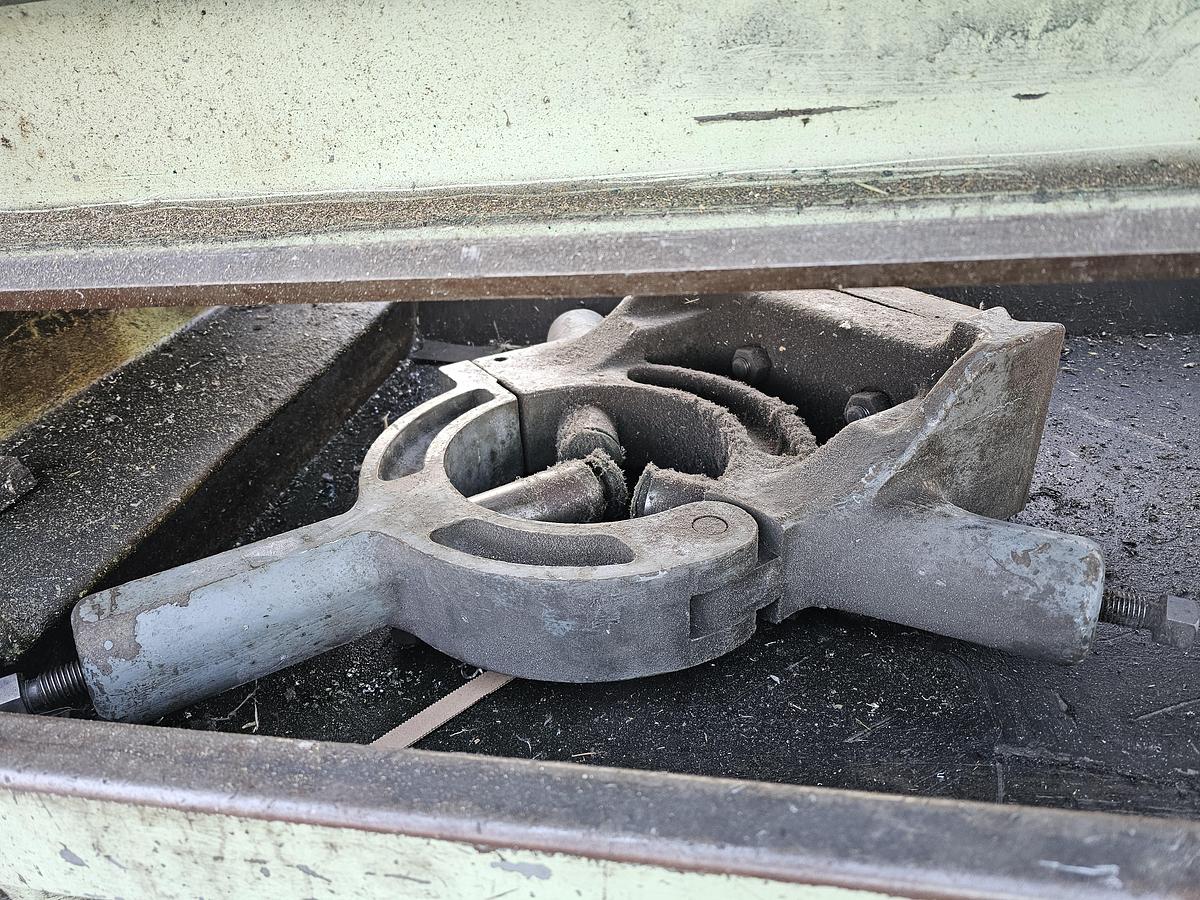 Used Cincinnati Hydrashift 22 Engine Lathe 23.5" Swing x 72" Centers