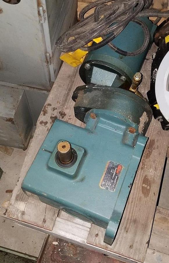 Used Reliance Electric Gear Motor 1/2 Hp W/ Tigear  .90 RATIO 1056 Output RPM