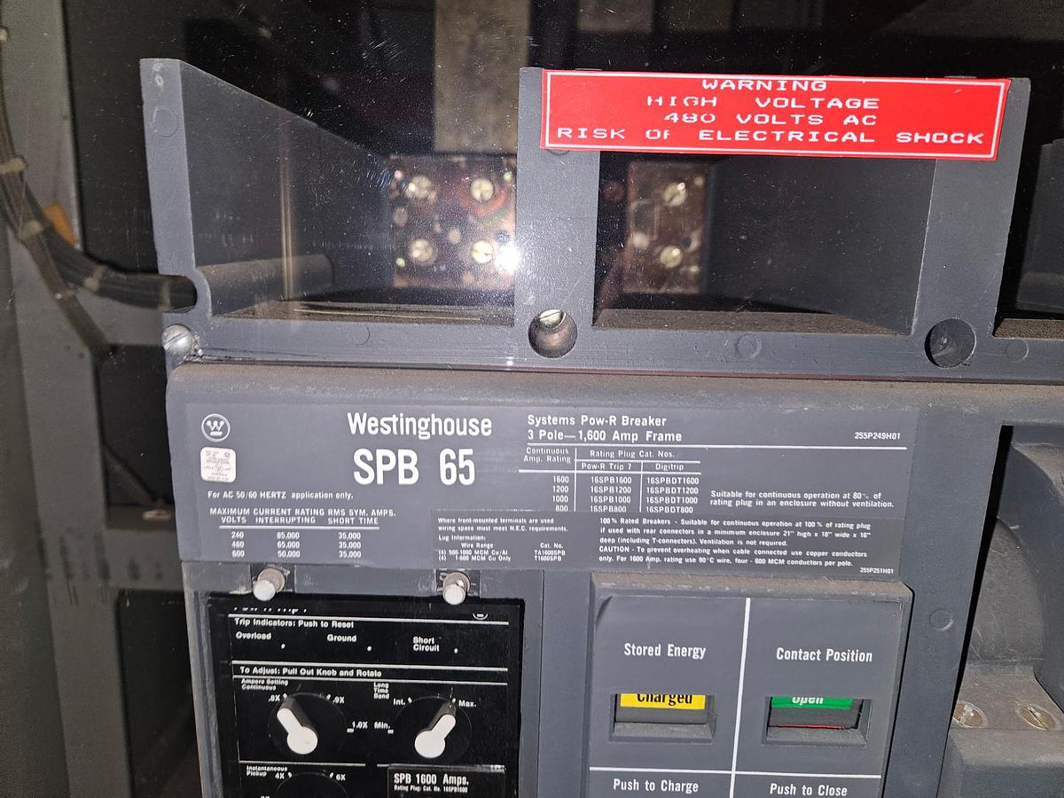 Used 800 KW DMT Corporation DMT-825C Diesel Generator 1000 KVA Cummins KTA38 Engine