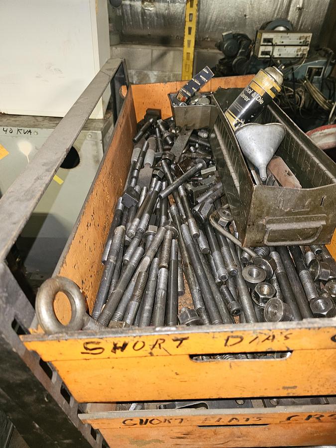 Used Chevalier Falcon #FM-3VK Vertical Knee Mill 3 Hp, DRO, 10" x 50" Table & Collets / Setup Tooling 