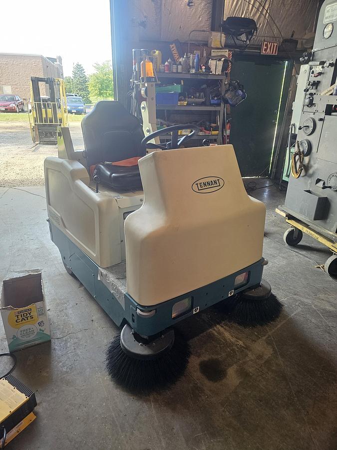 Refurbished Tennant M6200 Battery Operated 55" Cleaning Path Ride On Floor Sweeper