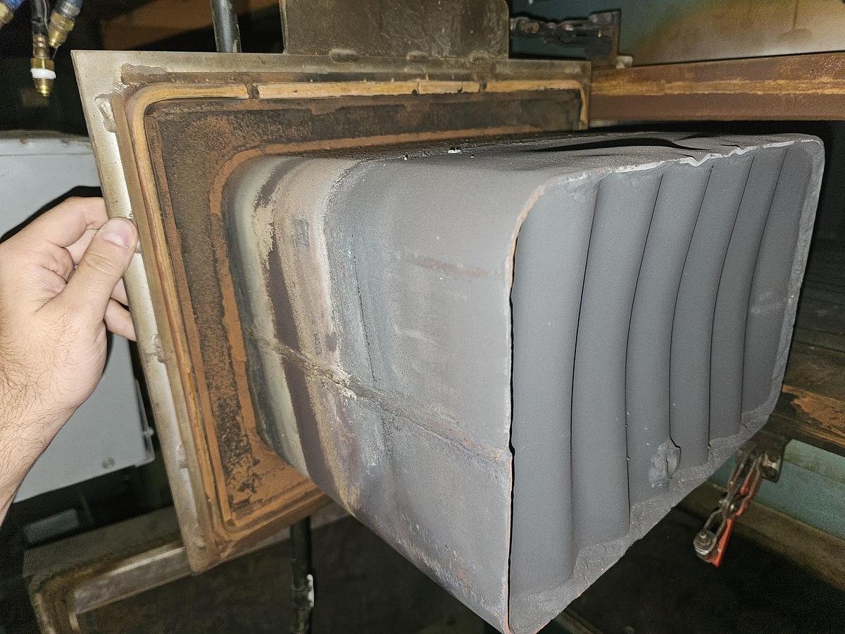 Used Electra Dual Chamber Heat Treat Center - 2100°F Hardening & 1200°F Draw - 230V