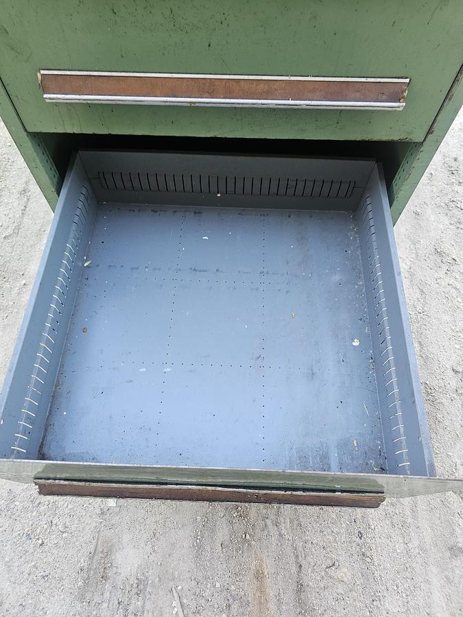 Used Stanley Vidmar 5 Drawer Modular Tooling Cabinet 30 x 27.5 x 44 Industrial Green