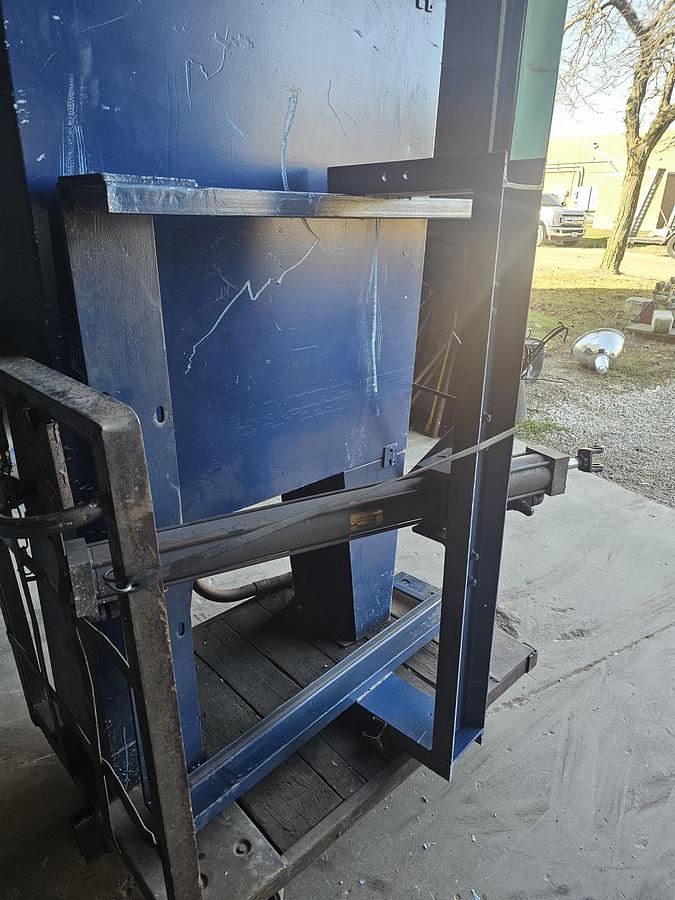 Used 15 Hp Wheelabrator Tumblast TBR-6 Direct Drive Blast Wheel Rubber Belt Machine, 6 Cu. Ft Capacity