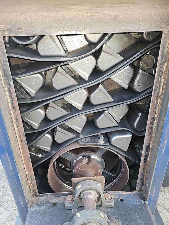 Used 15 Hp Wheelabrator Tumblast TBR-6 Direct Drive Blast Wheel Rubber Belt Machine, 6 Cu. Ft Capacity