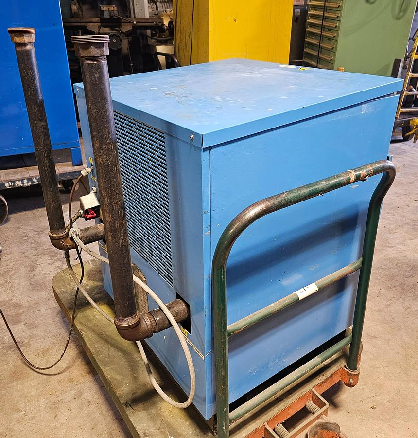 Used Motivair DE107 250 CFM Refrigerated Air Dryer - Fits 50HP & 60HP Compressors