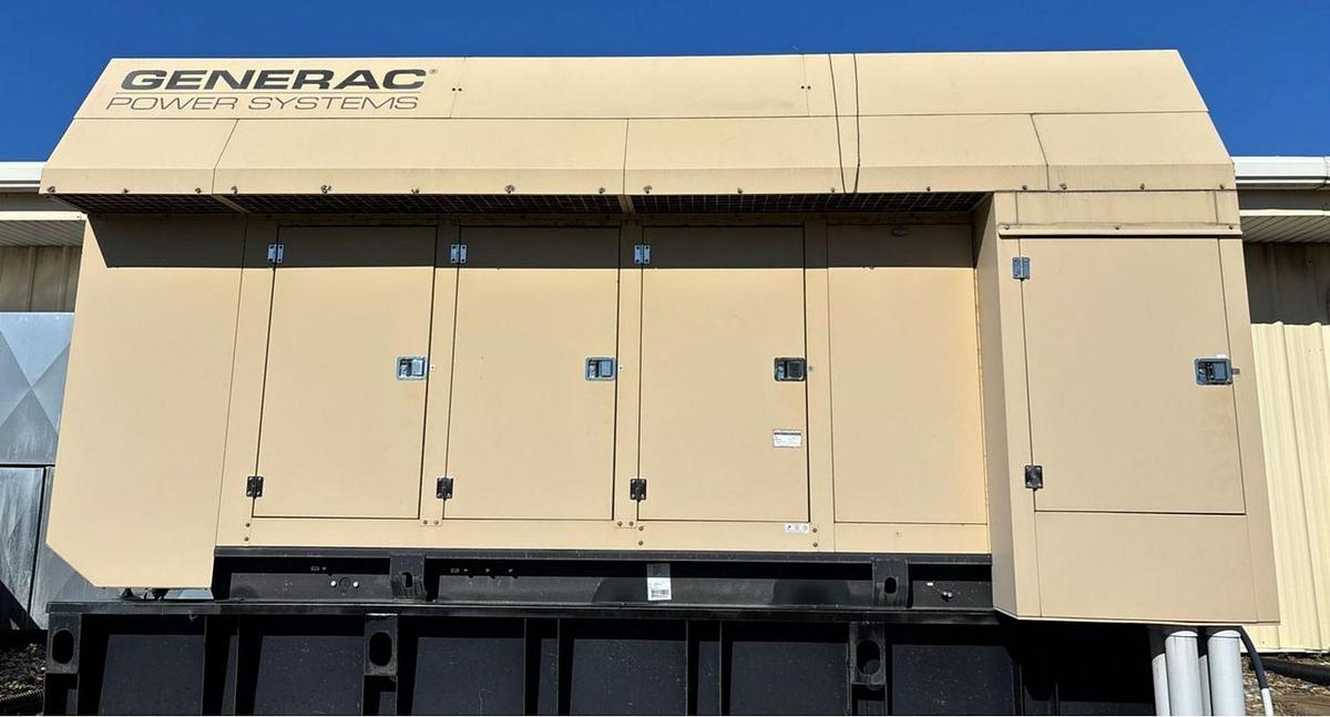 Used 750 KW Generac Gemini Series MD750 Diesel Standby Generator Set - 12.0L Diesel & Fuel Tank 