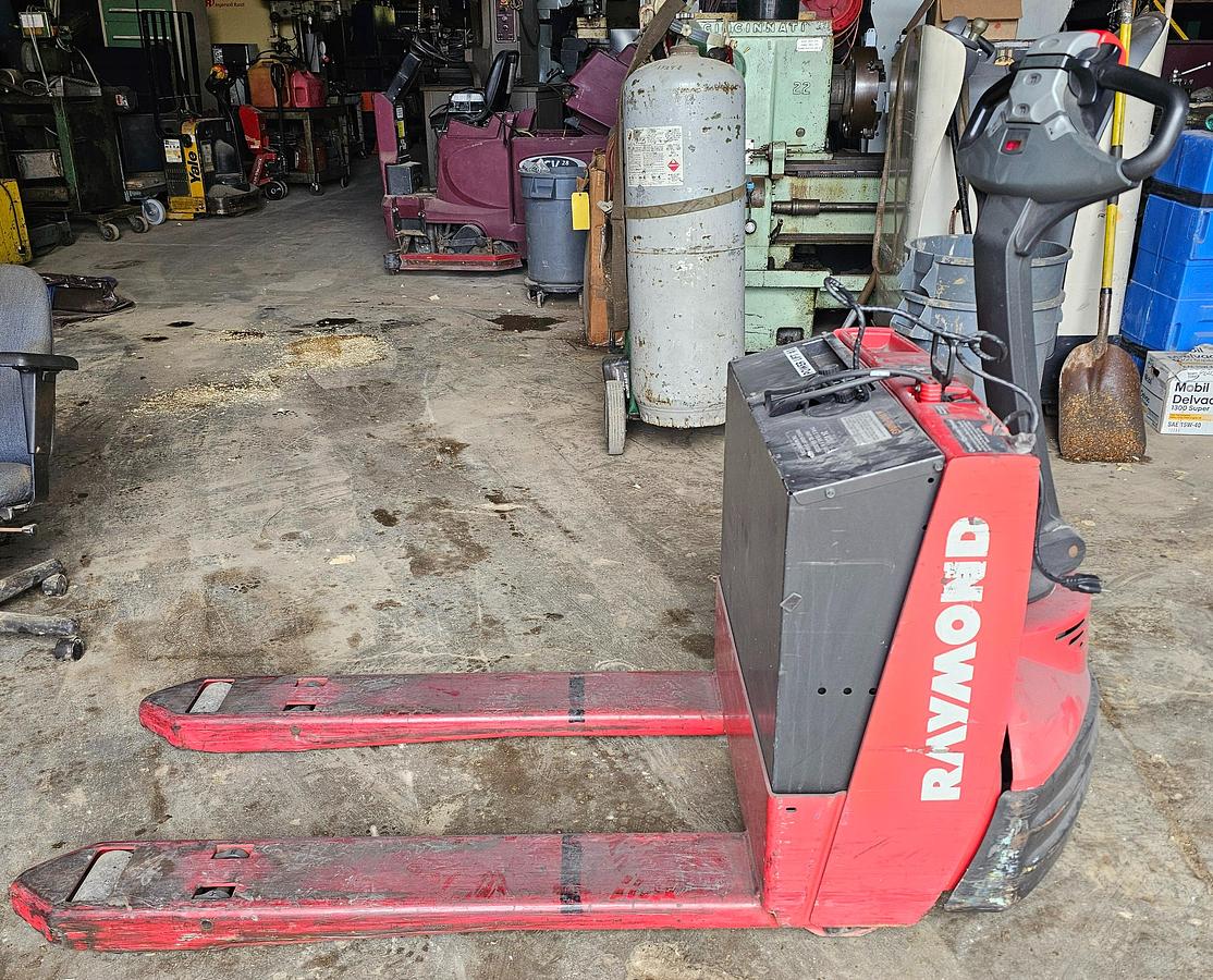 Used Raymond 102T-F45L 4,500 Lb. Electric Pallet Truck | 2015 | 908 Hrs | Onboard Charger