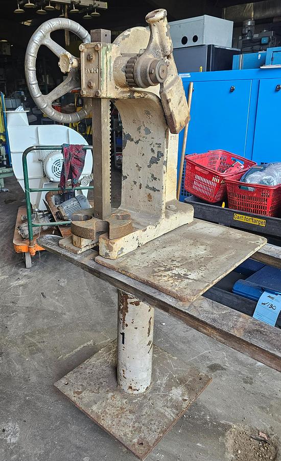 Used Famco No 3-1/2R 5-Ton Ratchet Arbor Press & Heavy Duty Factory Floor Stand