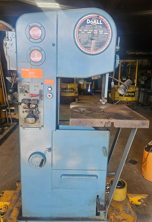 Used Doall 1612-1 Contourmatic 16" Vertical Bandsaw & DBW-15 Blade Welder, 24" x 24" Table 