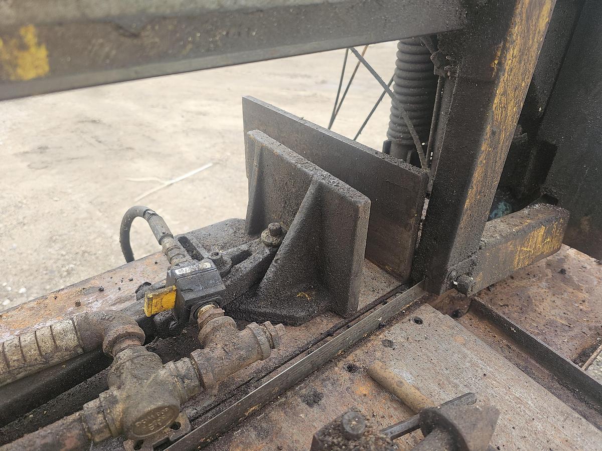 Used 9" x 16" Doall C-916M Horizontal Bandsaw 