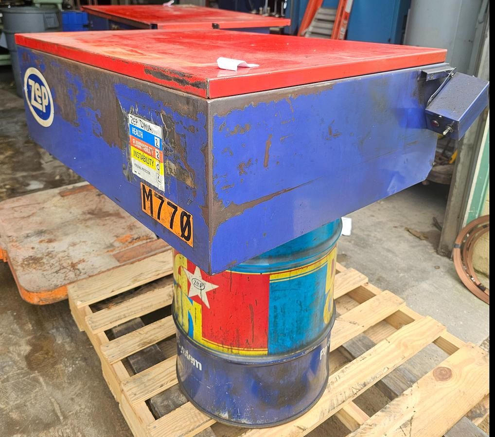 Used Zep Dyna-Clean II Industrial Solvent Parts Washer w/ Flow-Thru Brush, 30 Gal Drum, 115V