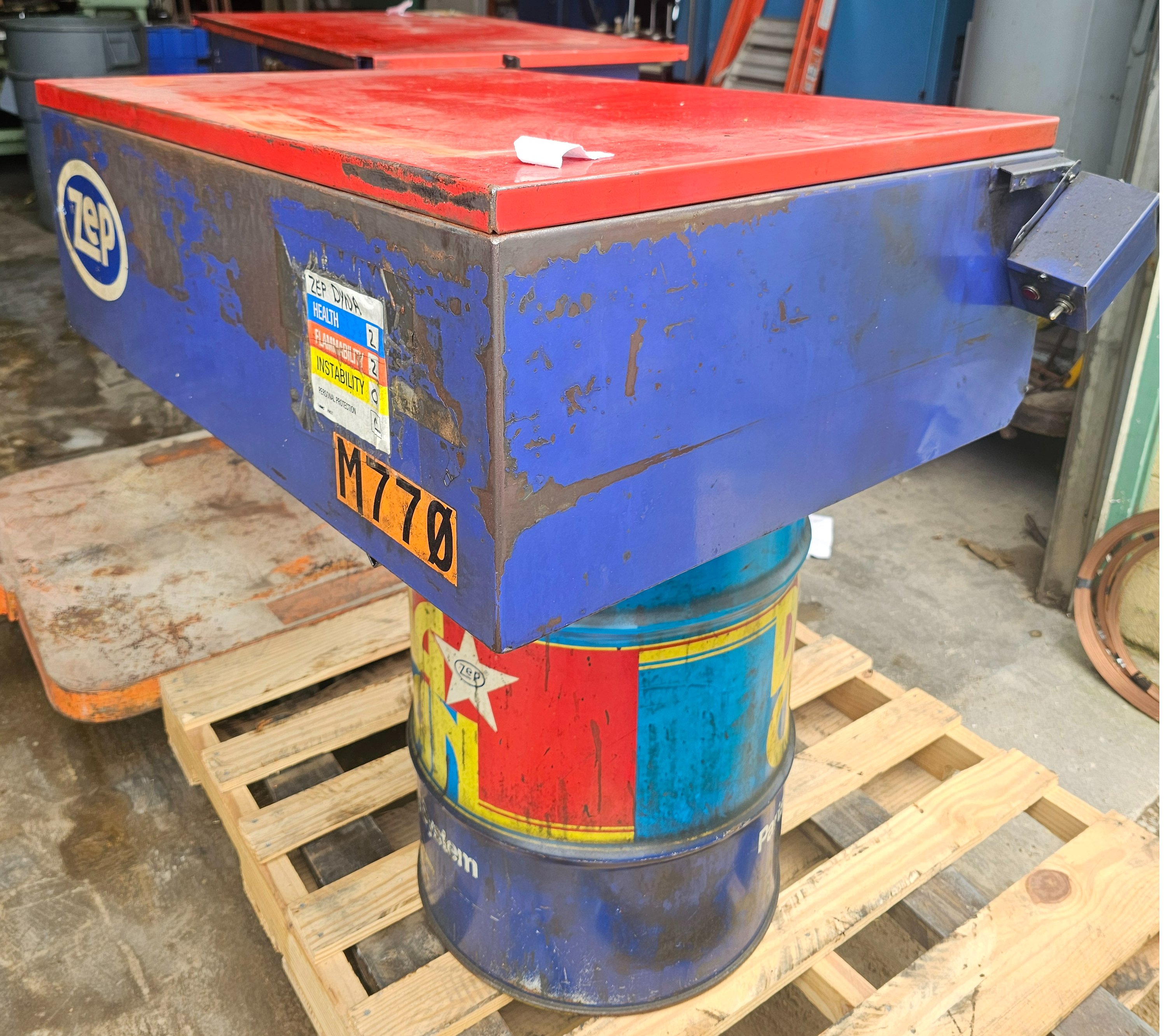 Used Zep Dyna-Clean II Industrial Solvent Parts Washer w/ Flow-Thru Brush, 30 Gal Drum, 115V