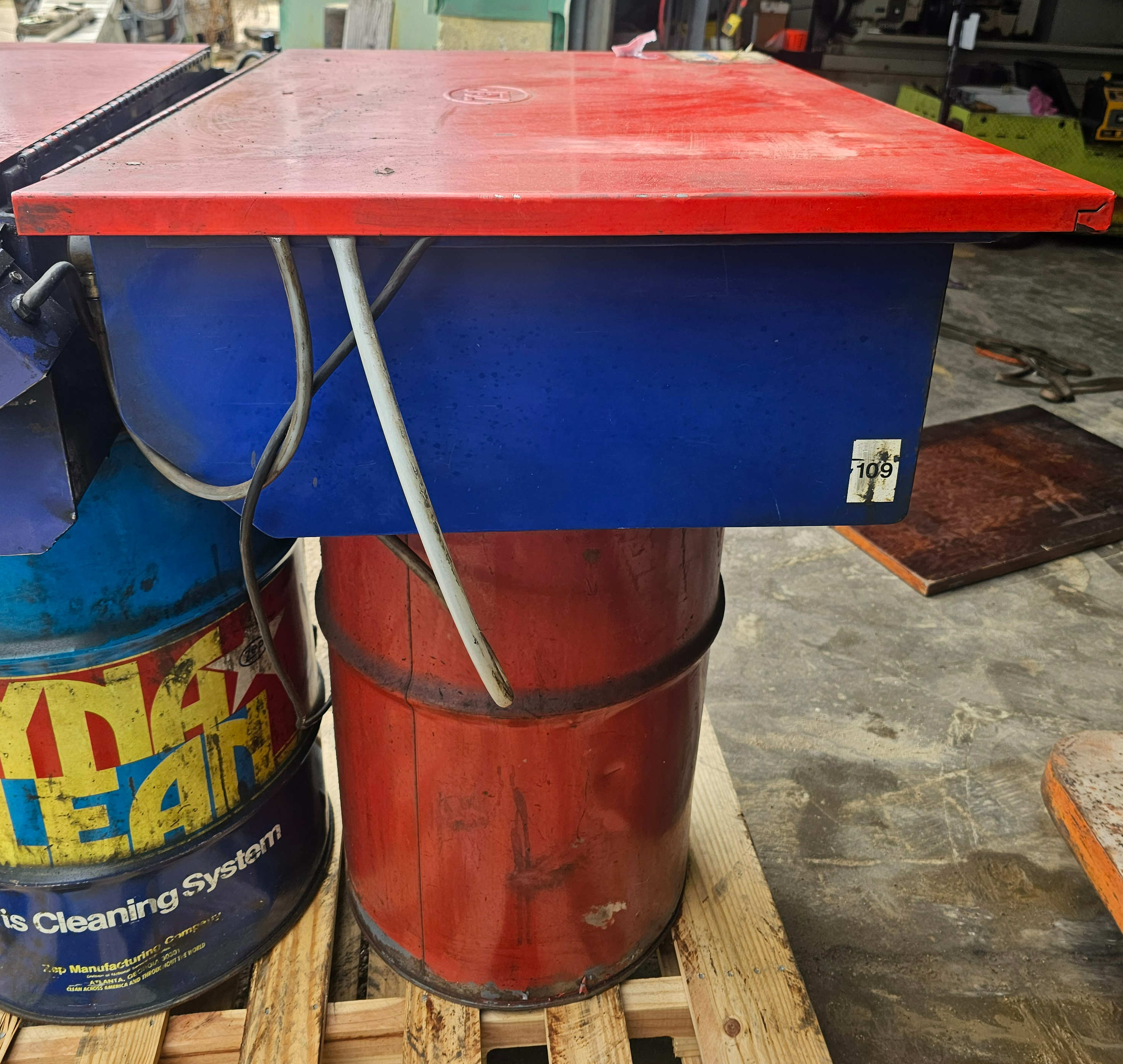 Used Zep Dyna-Clean Industrial Solvent Parts Washer, Split-Lid, 30 Gal Drum, 115V