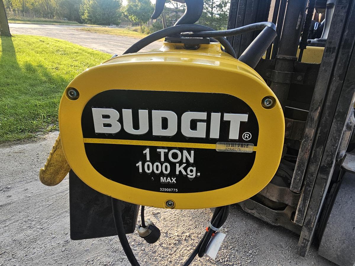 Used 1 Ton Budgit BEHC0116 Electric Chain Hoist, 16 FPM Lift Speed, 15' Lift