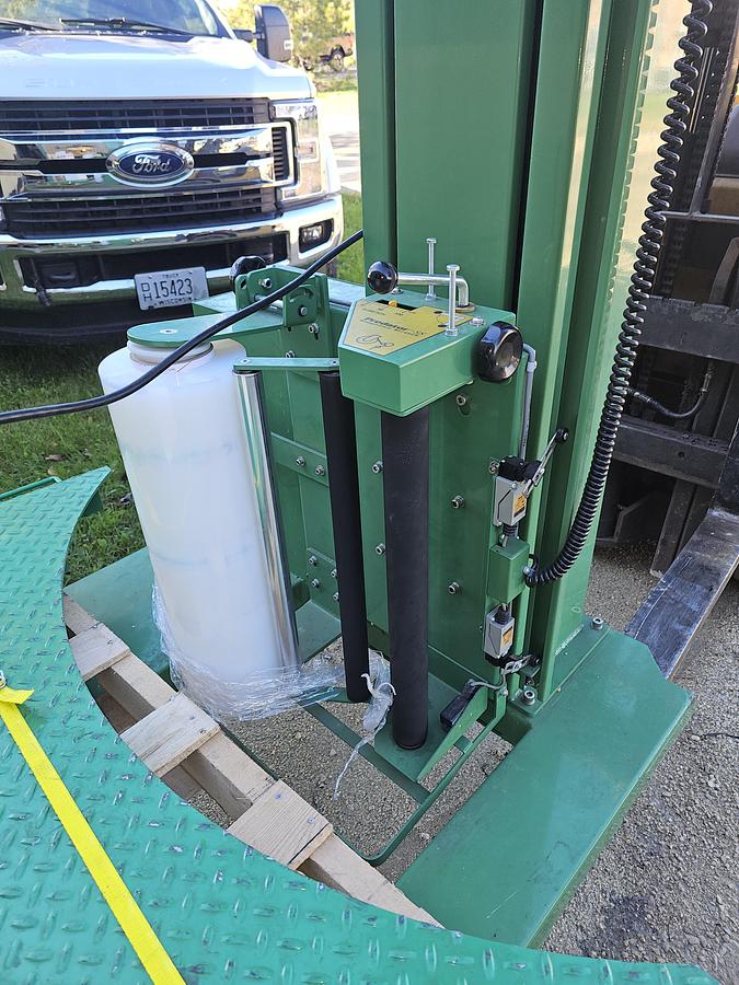 Used Highlight Industries PREDATOR-SS-LP Low Profile Simplified Stretch Wrap Machine w/ Ramp