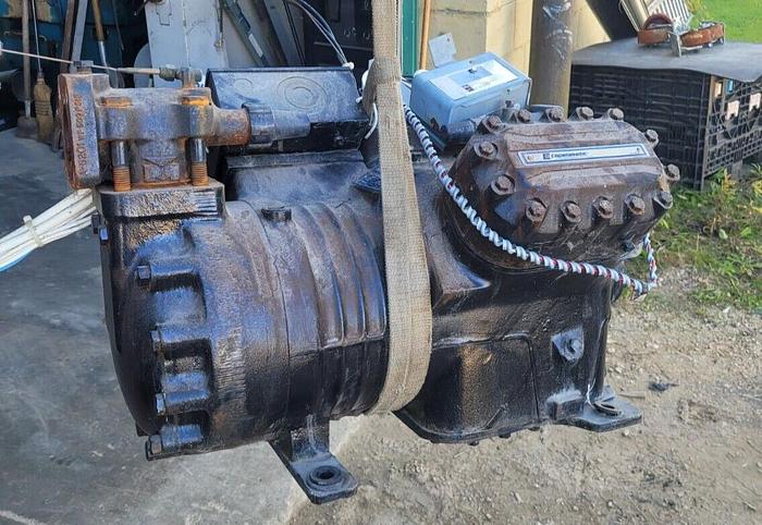 Used Copeland Discus 4DR3-3000-TSE-232 Refrigerated Freon Compressor 500/575V 3 Phase