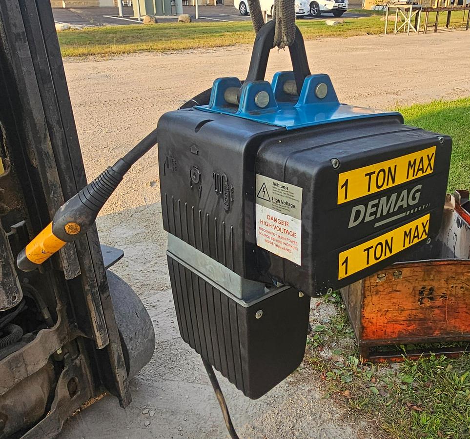 Used 1 Ton Demag DC-COM 10-1000 Electric Chain Hoist, 17' Lift 440-480V, 3 ph 
