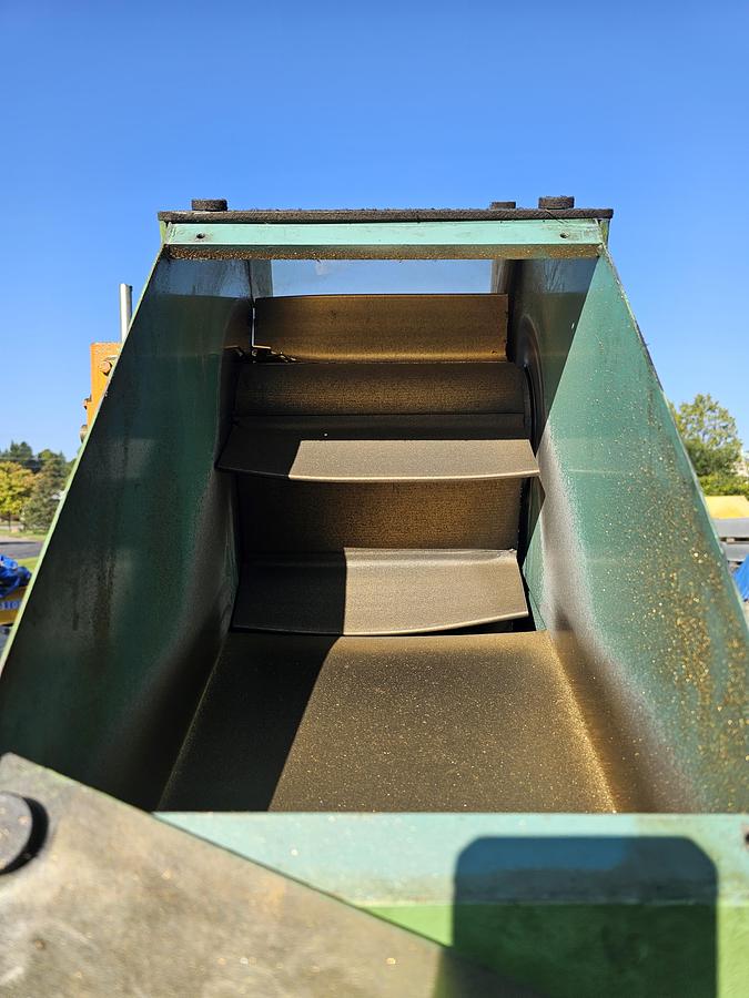 Used 12" Belt Hendricks Engineering Incline Feeder Conveyor 90" Height x 61" H Discharge Hopper 