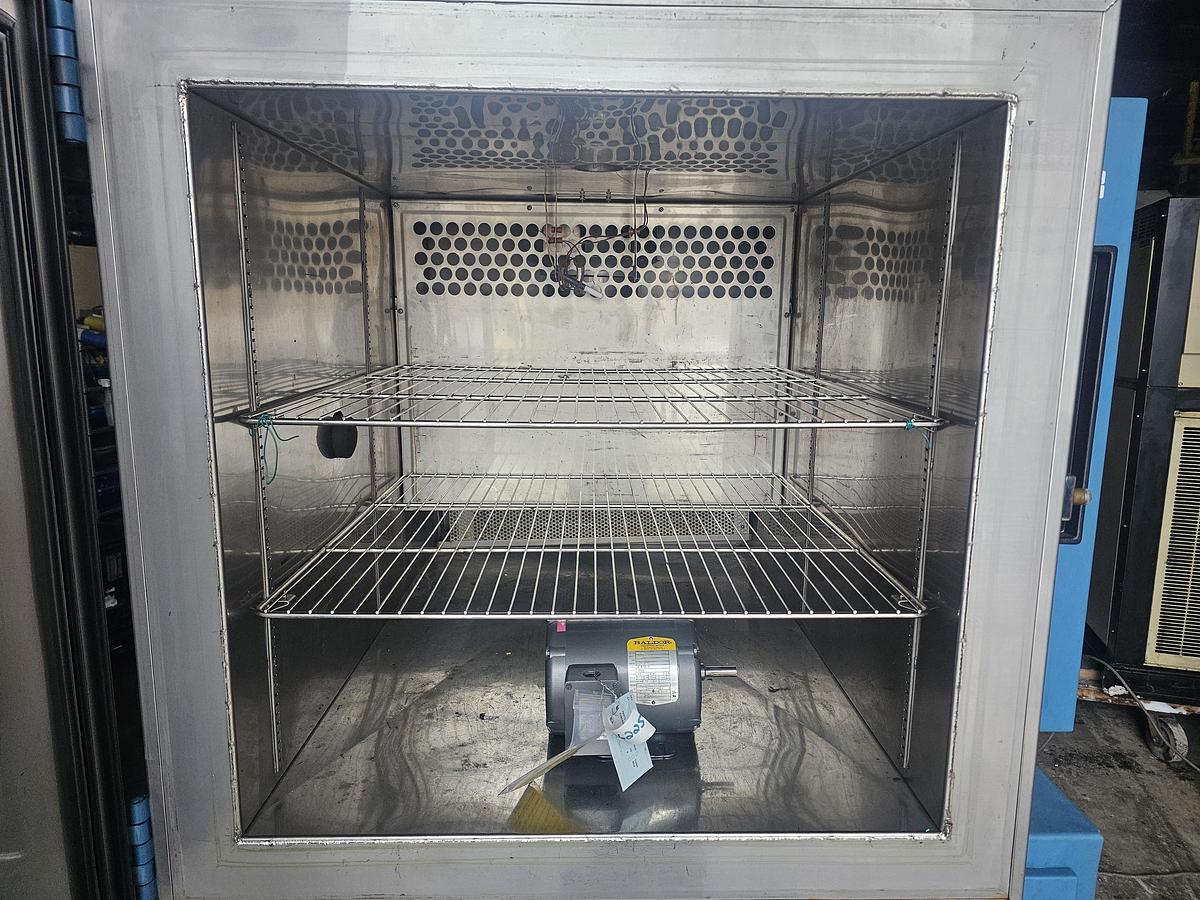 Used Envirotronics EH18-2-5-WC Water Cooled Environmental Test Chamber -54*C to 71*C Temp Range