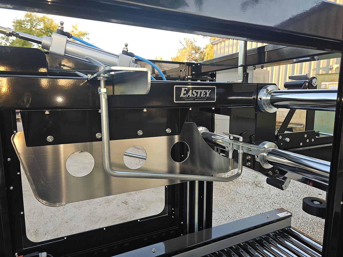 3" Eastey Packaging Systems SB-3EX-Auto 3BT Uniform Case Taper