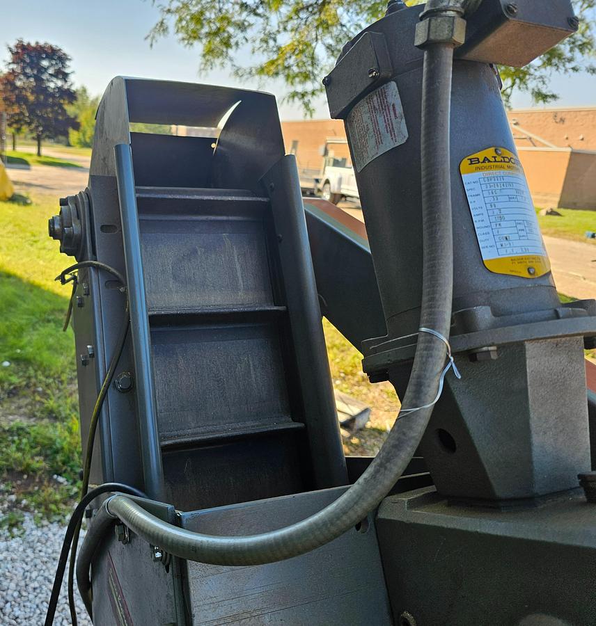 Used Service Engineering Inc. 8" Wide Belt Incline Feed Conveyor Hytrol PC 24" Hopper 