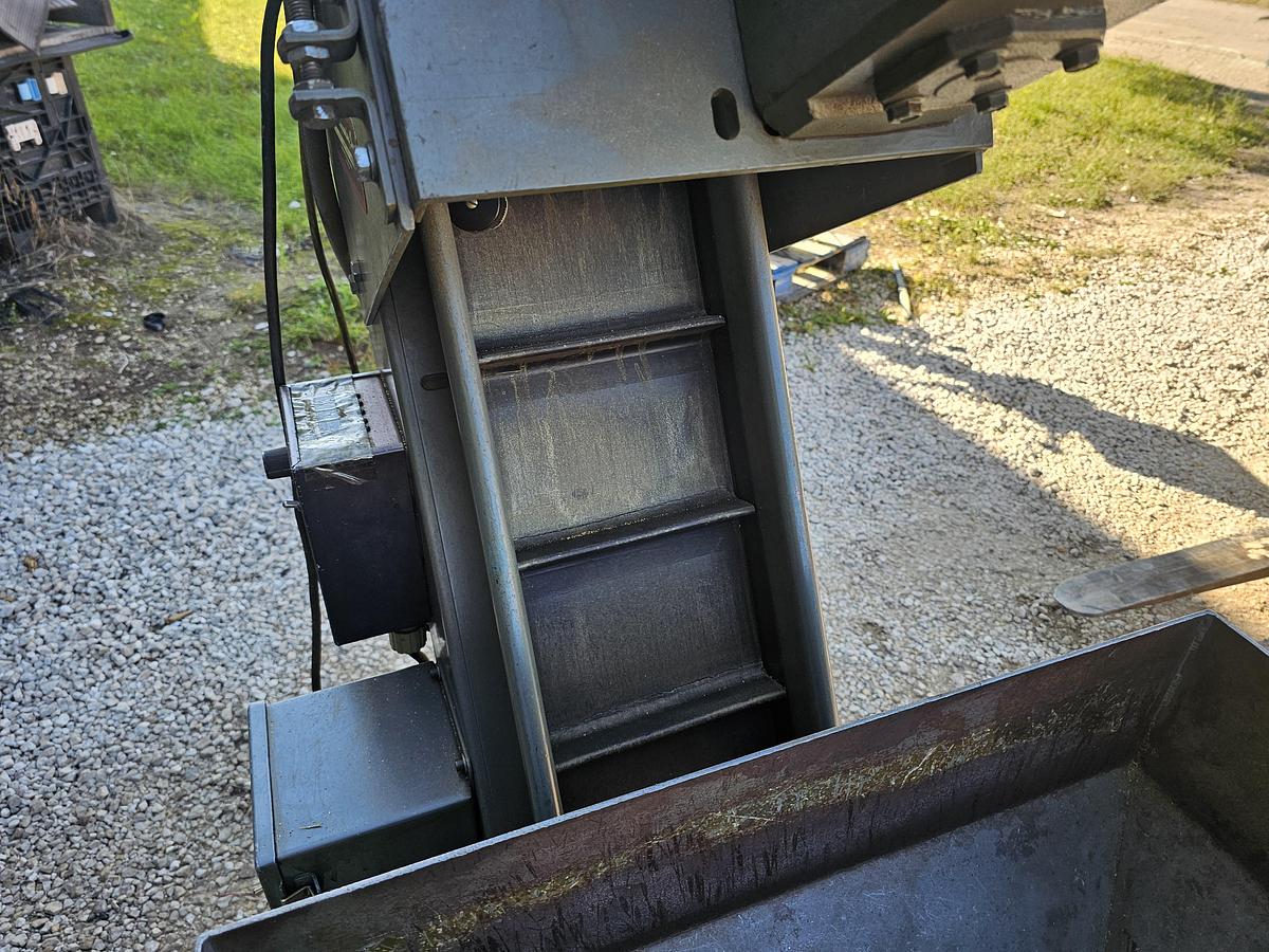 Used Service Engineering Inc. 8" Wide Belt Incline Feed Conveyor Hytrol PC 24" Hopper 