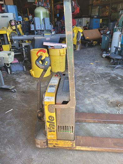 Used Yale 24V Electric Pallet Truck MPB040-EN24T2748 4000# Capacity 48” Forks