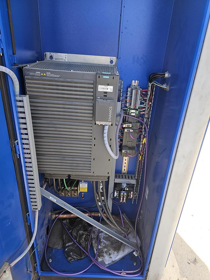 Used 2010 Quincy QGV-100 VFD 100 Hp Rotary Screw Air Compressor 125 Psi / 510 CFM