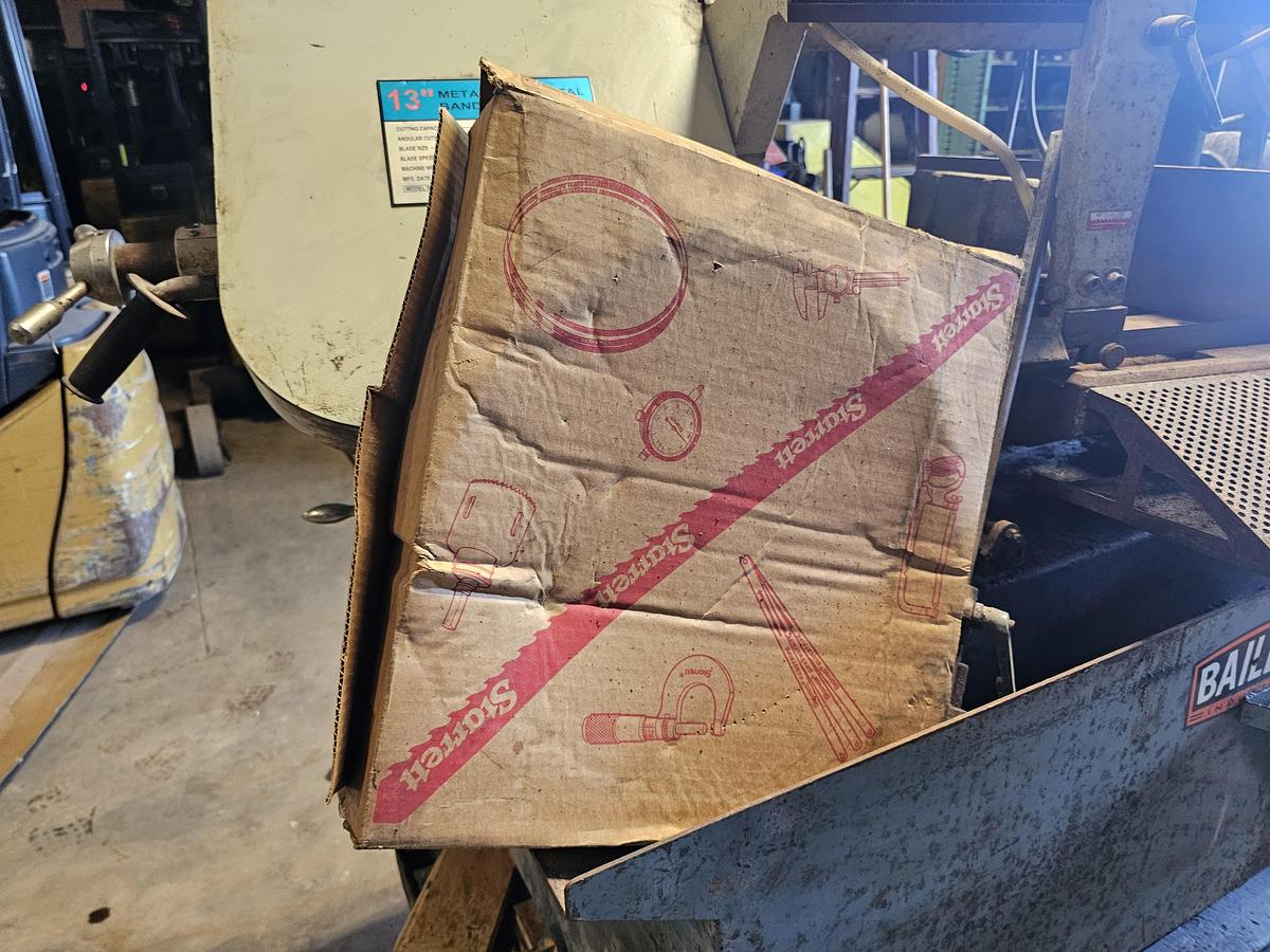 Used 2005 Bailiegh Industrial 13'' x 20'' BS-330MSTV Horizontal Bandsaw & Conveyor