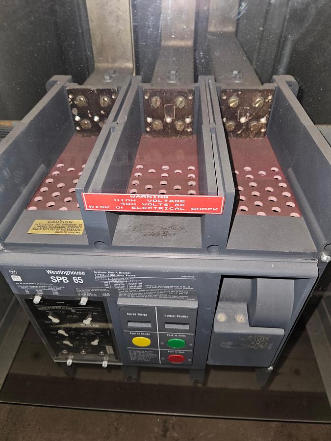 Used 800 KW DMT Corporation DMT-825C Diesel Generator 1000 KVA Cummins KTA38 Engine