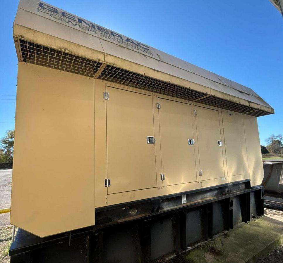 Used 750 KW Generac Gemini Series MD750 Diesel Standby Generator Set - 12.0L Diesel & Fuel Tank