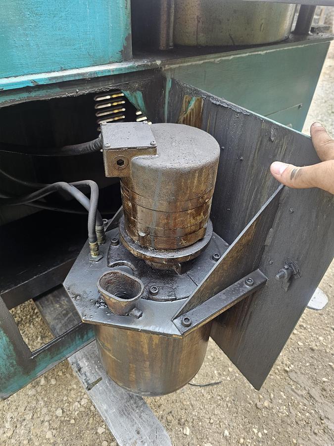 Used Lapmaster 24 Flat Lapping & Polishing Machine, 24" Lap Plate, (3) Rings, S/N C25193