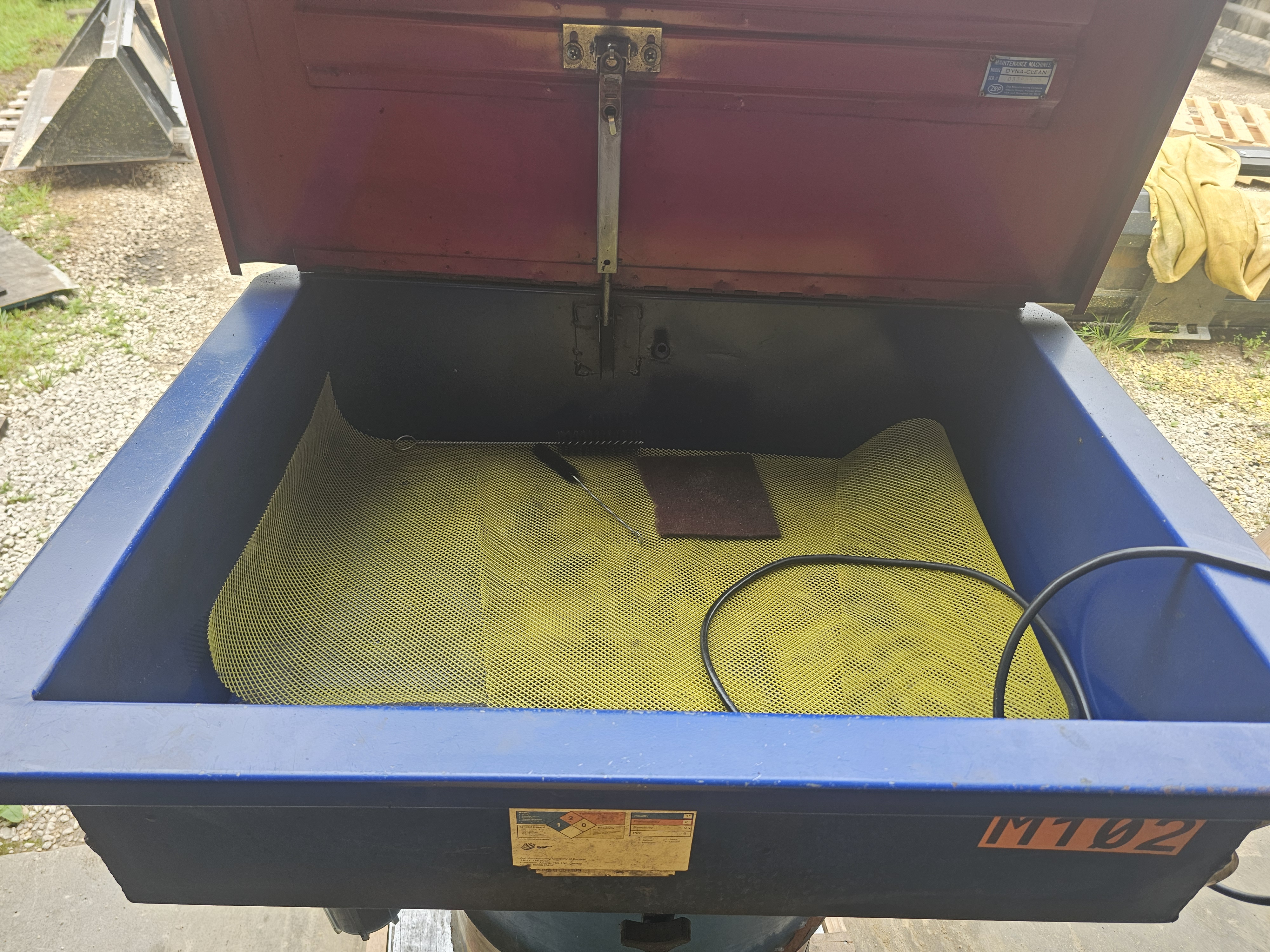 Used Zep Dyna-Clean Industrial Solvent Parts Washer, Split-Lid, 30 Gal Drum, 115V