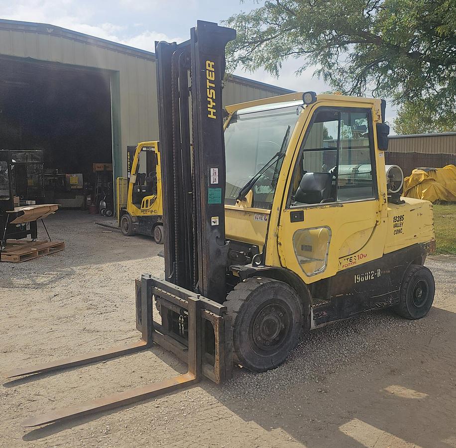 Used 2012 Hyster H100FT Propane 3-Stage Low Profile Mast Forklift - 10,000 LB, 163.2" Lift