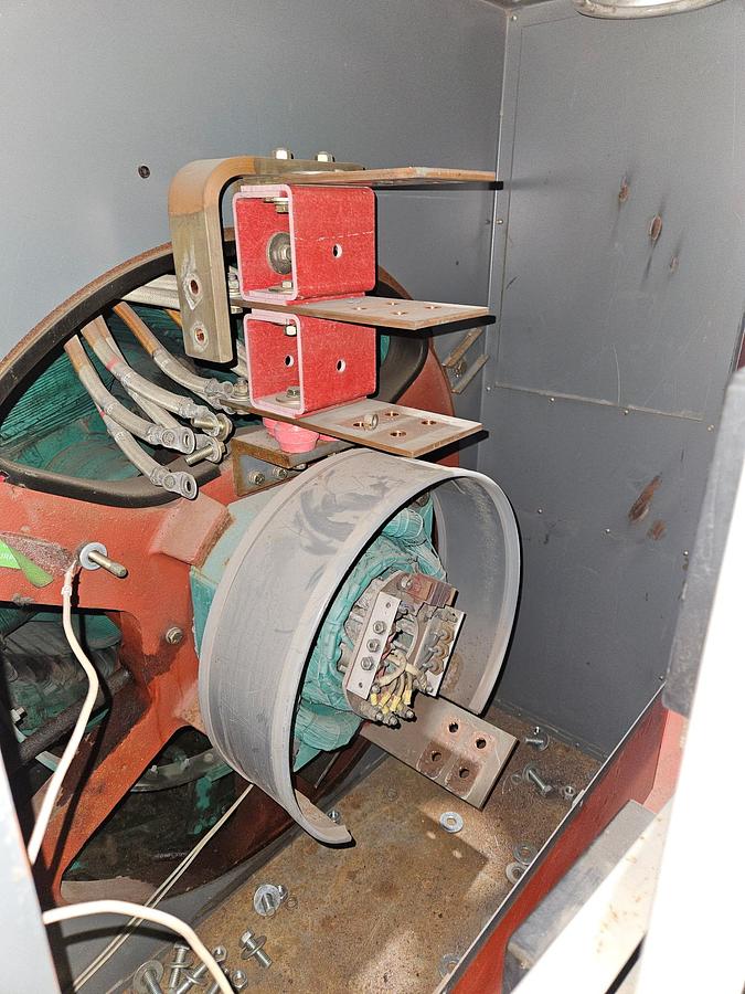 Used 800 KW DMT Corporation DMT-825C Diesel Generator 1000 KVA Cummins KTA38 Engine