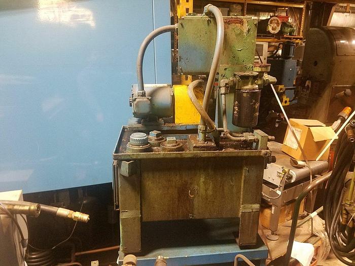 Used DE-STA-CO #70608 Hydraulically Actuated Hold-down Clamps w/ Power Source