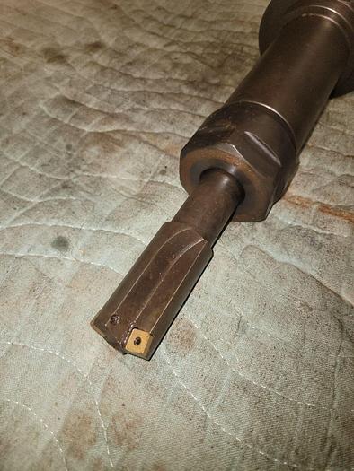 Used Kennametal CAT50 Collet Chuck Tool Holder CV50TG100 & Cutter