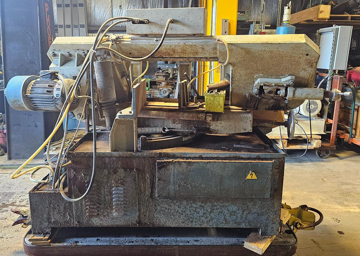 Used 2005 Bailiegh Industrial 13'' x 20'' BS-330MSTV Horizontal Bandsaw & Conveyor