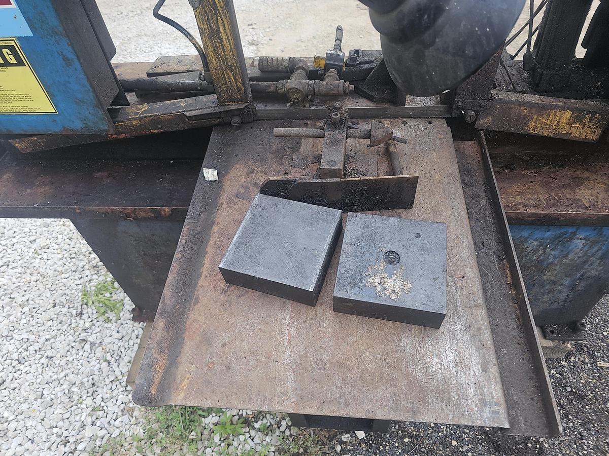 Used 9" x 16" Doall C-916M Horizontal Bandsaw 