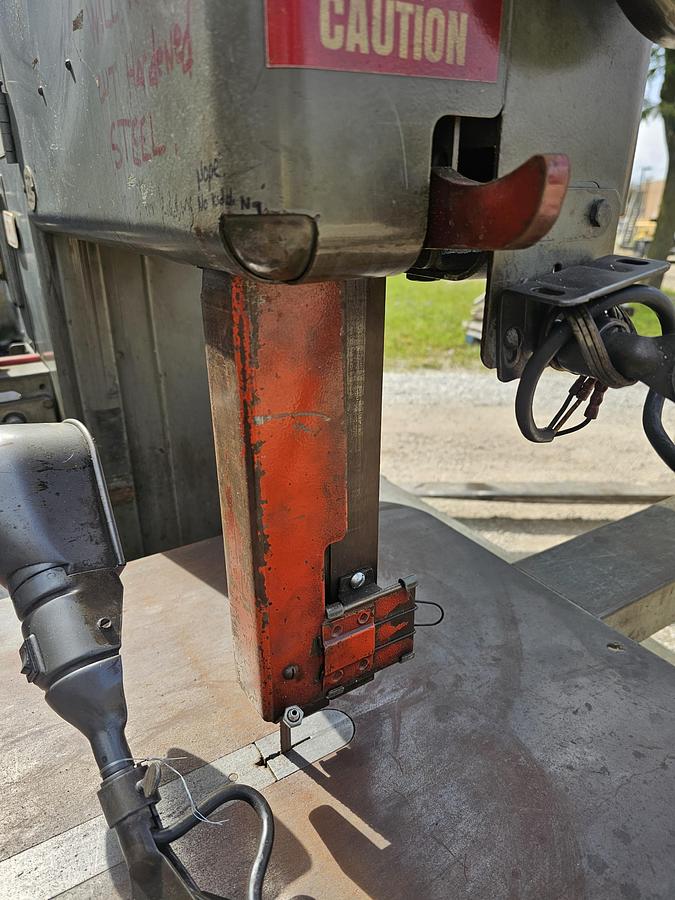 Used 18" Grob 4V-18 Vertical Bandsaw w/RW-B Welder & Air-Hydraulic Feeder Table