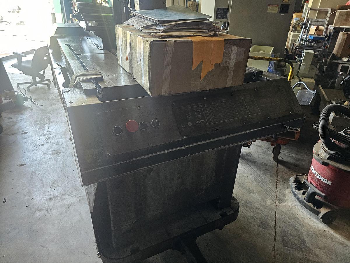 Used 1995 Marvel Series 8 Mark II Vertical Tilt Frame Bandsaw 18" x 22" Capacity