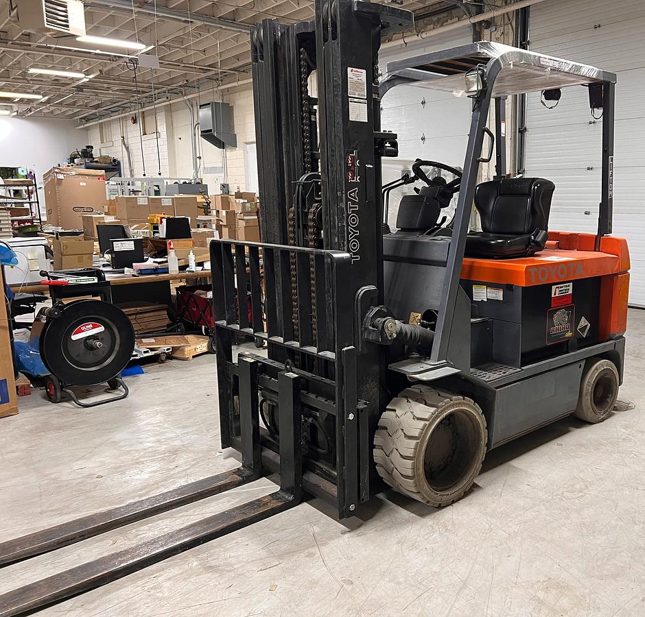 Used 2007 Toyota 7FBCU45 3 Stage Electric Forklift 36 Volt 187" Lift & Energic Plus Charger